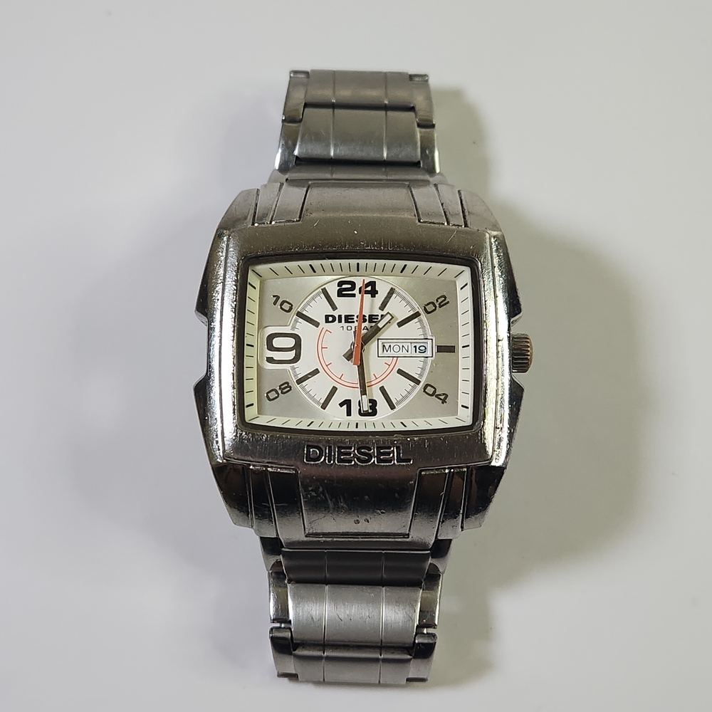 Diesel Watch Silver DZ-1218 Watch with White Face